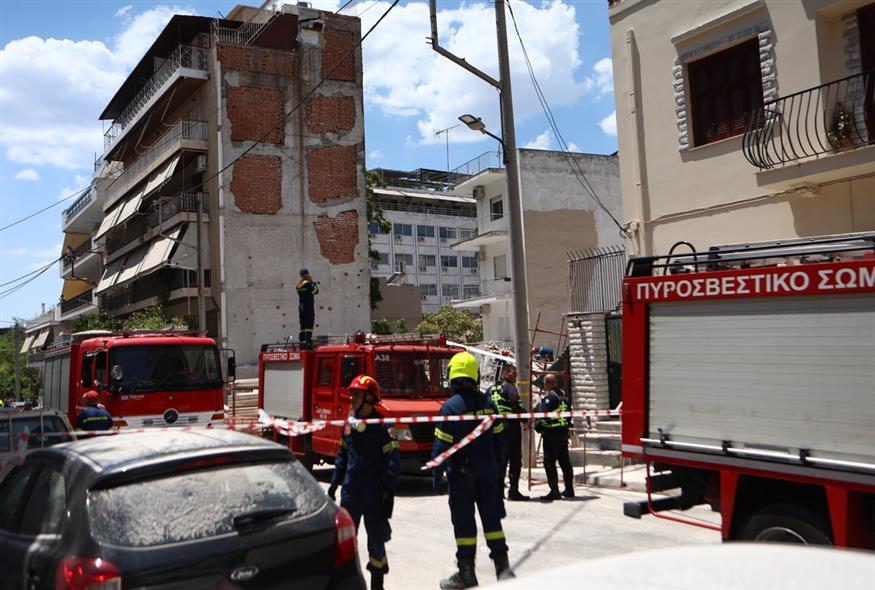 Κατάρρευση πολυκατοικίας στα Πετράλωνα/ΙΝΤΙΜΕ
