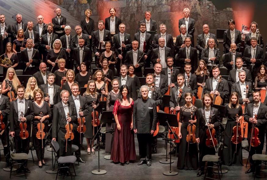 Τατιάνα Παπαγεωργίου με την Εθνική Συμφωνική Ορχήστρα της Όπερας της Βαρσοβίας