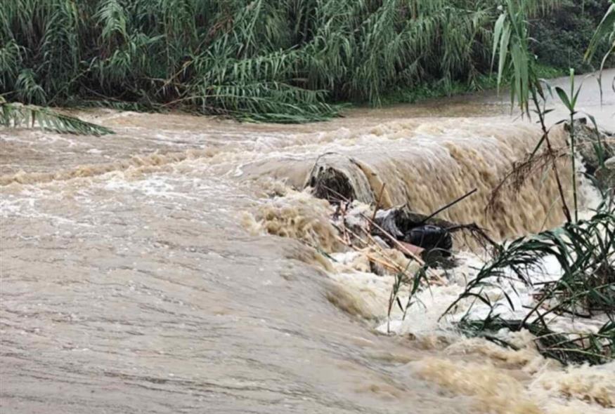 Στιγμιότυπο από τις χθεσινές (8/11) πλημμύρες στην Αιτωλοακαρνανία (agriniopress.gr)