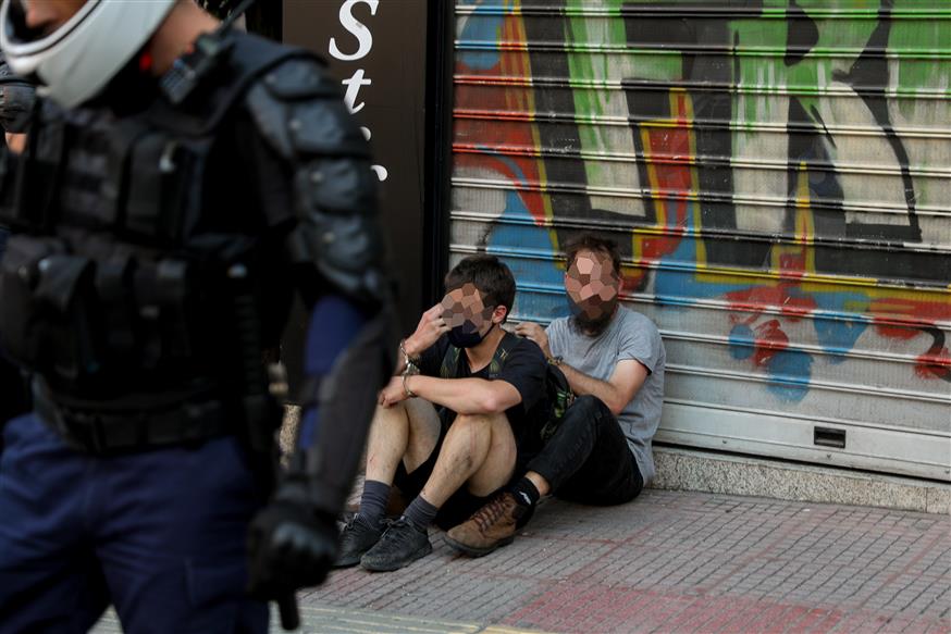 Συλληφθέντες από την αντισυγκέντρωση στην πλατεία Βικτωρίας/Eurokinissi