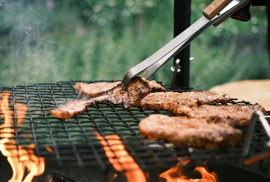 Τσικνοπέμπτη (UNSPLASH) Τσικνοπέμπτη (UNSPLASH)