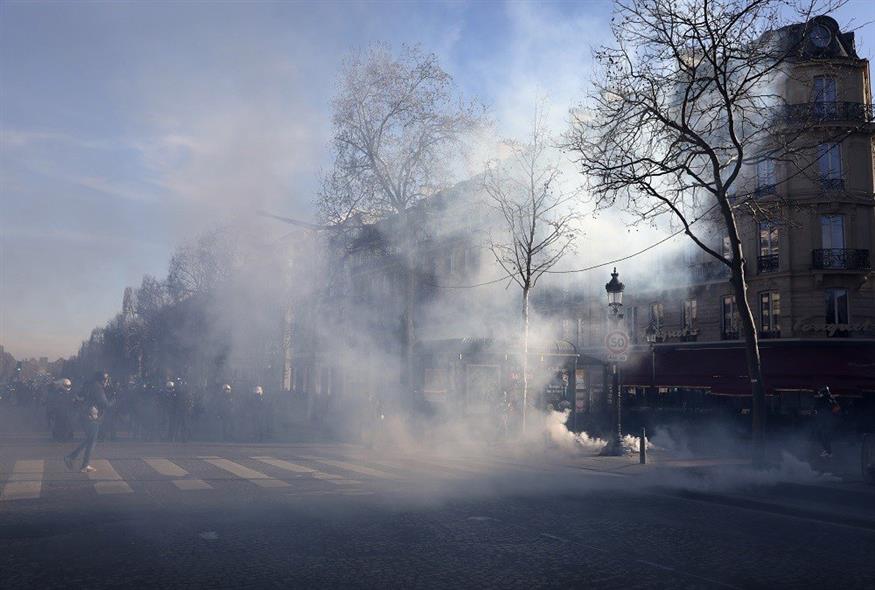 Χημικά και επεισόδια στην κινητοποίηση του κομβόι της ελευθερίας στο Παρίσι (Associated Press)