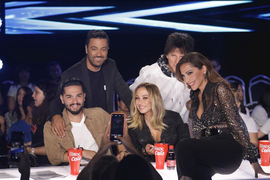 Η Δέσποινα Βανδή μαζί με την κριτική επιτροπή του «X Factor»