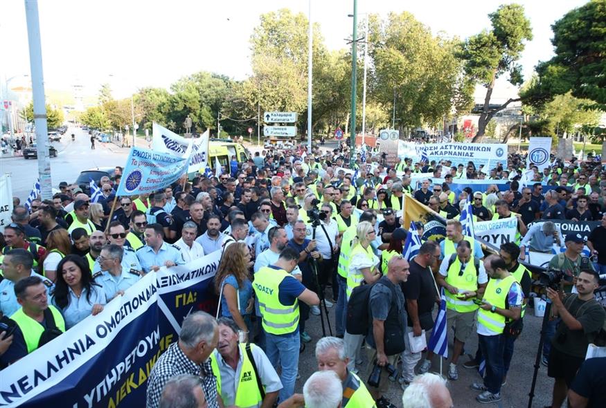ΔΕΘ διαμαρτυρία (ΝΑΣΟΣ ΣΙΜΟΠΟΥΛΟΣ / EUROKINISSI) ΔΕΘ διαμαρτυρία (ΝΑΣΟΣ ΣΙΜΟΠΟΥΛΟΣ / EUROKINISSI)