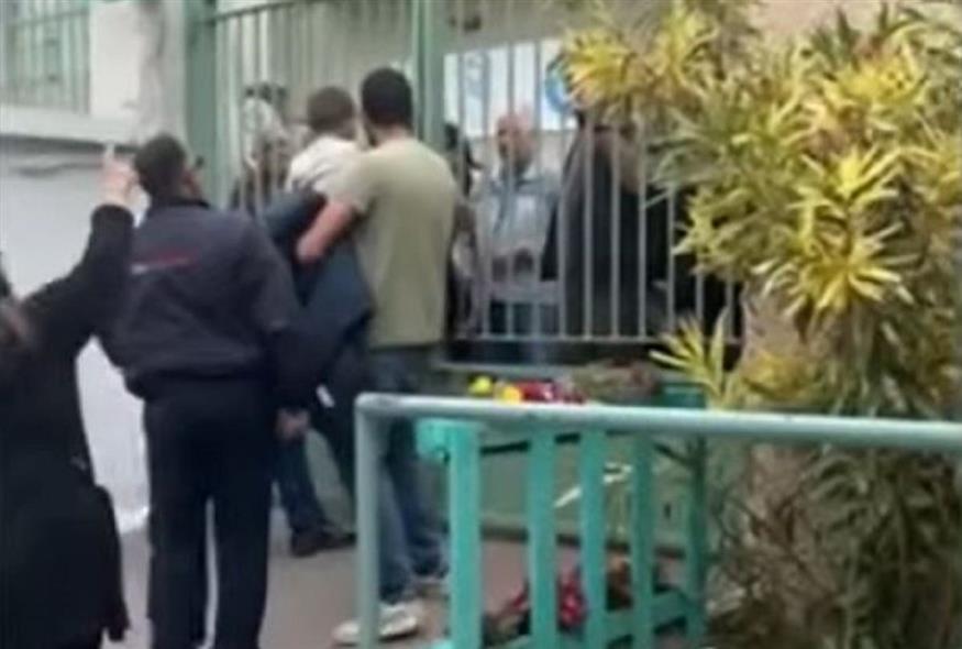 Κλειδώθηκαν μέσα στο εκλογικό κέντρο στο Ηράκλειο Κρήτης (Video Capture)