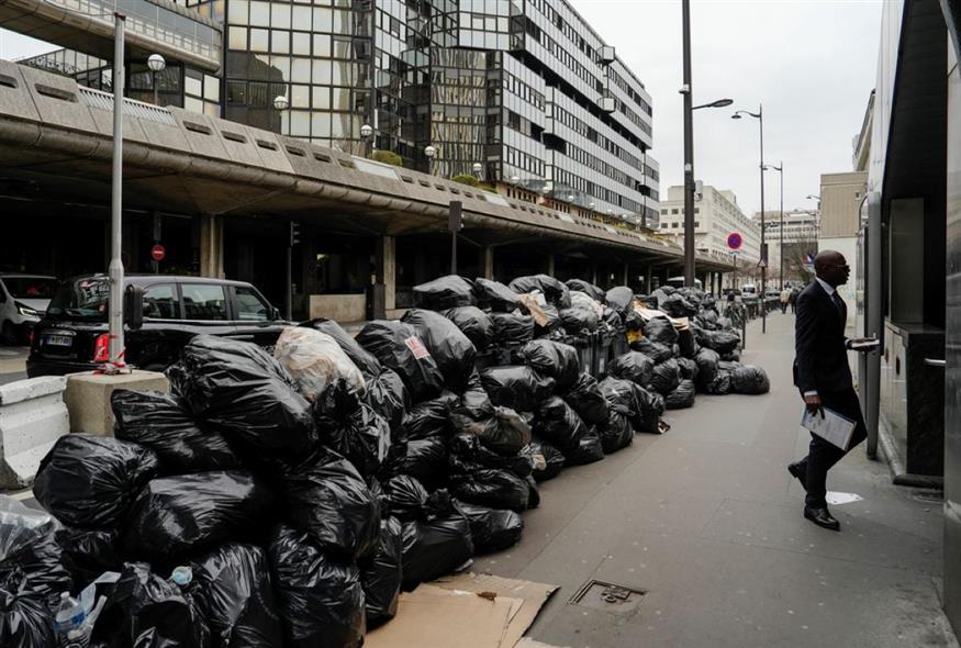 σκουπίδια στο Παρίσι/AP