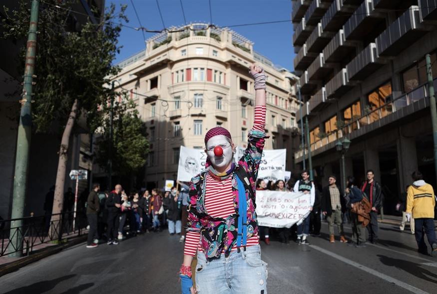 Φωτογραφία αρχείου από την Πανακαλλιτεχνική πορεία στην Αθήνα (ΒΑΣΙΛΗΣ ΡΕΜΠΑΠΗΣ/EUROKINISSI)