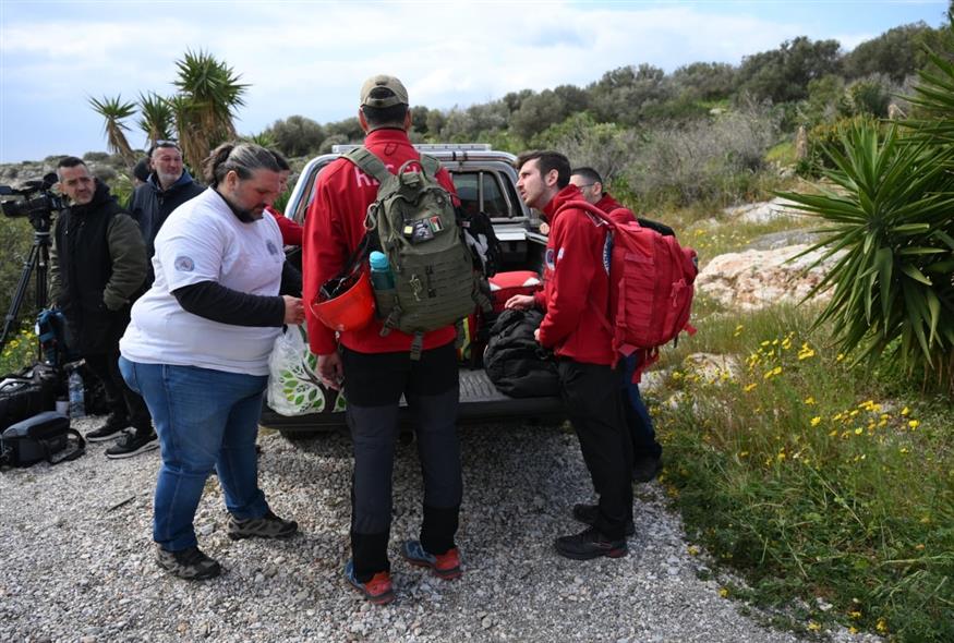 Έρευνες για τον εντοπισμό του 34χρονου δύτη στα Λιμανάκια της Βουλιαγμένης (ΙΝΤΙΜΕ)