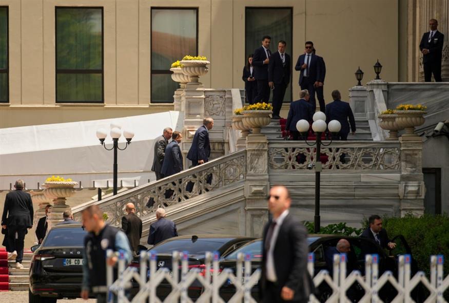 συνομιλίες Ρωσίας-Ουκρανίας στο παλάτι Τσιραγάν