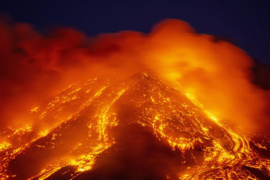 Το ενεργό ηφαίστειο της Αίτνας (AP)