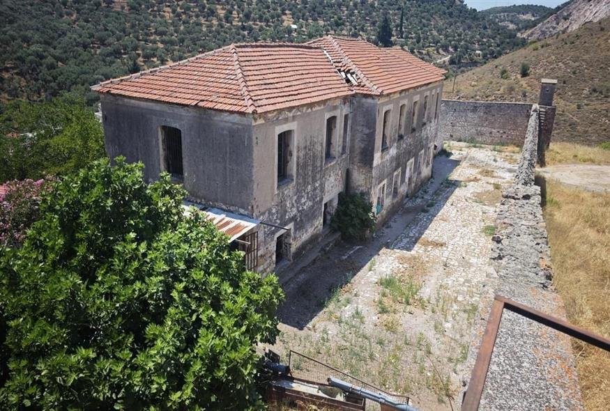 Παλαιές Φυλακές Μυτιλήνης Ανδρέας Π. Κατσακούλης Παλαιές Φυλακές Μυτιλήνης Ανδρέας Π. Κατσακούλης