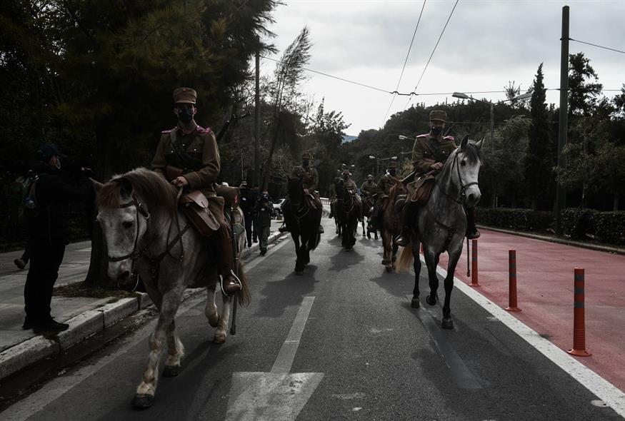 παρέλαση άλογα (Eurokinissi)
