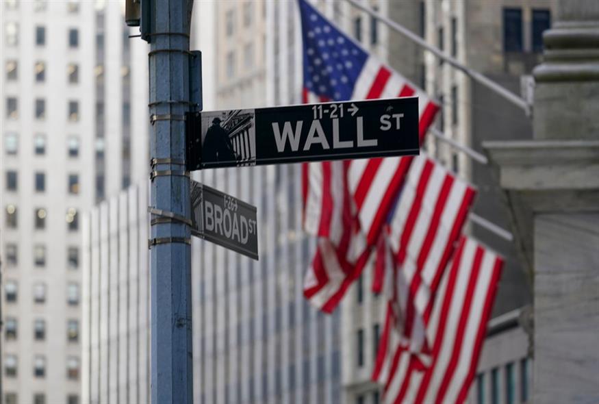 Αμερικανική σημαία στην Wall Street / AP Photo/Mary Altaffer