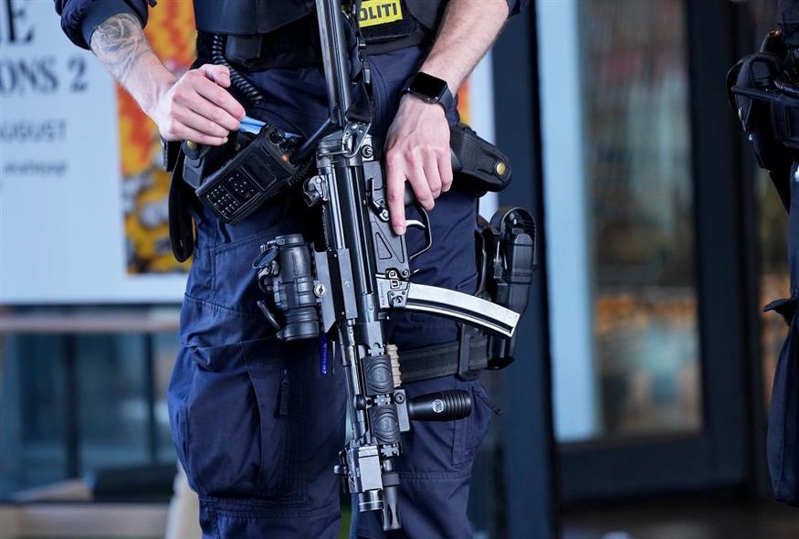 Αστυνομικός στη Δανία (AP Photo/Sergei Grits)