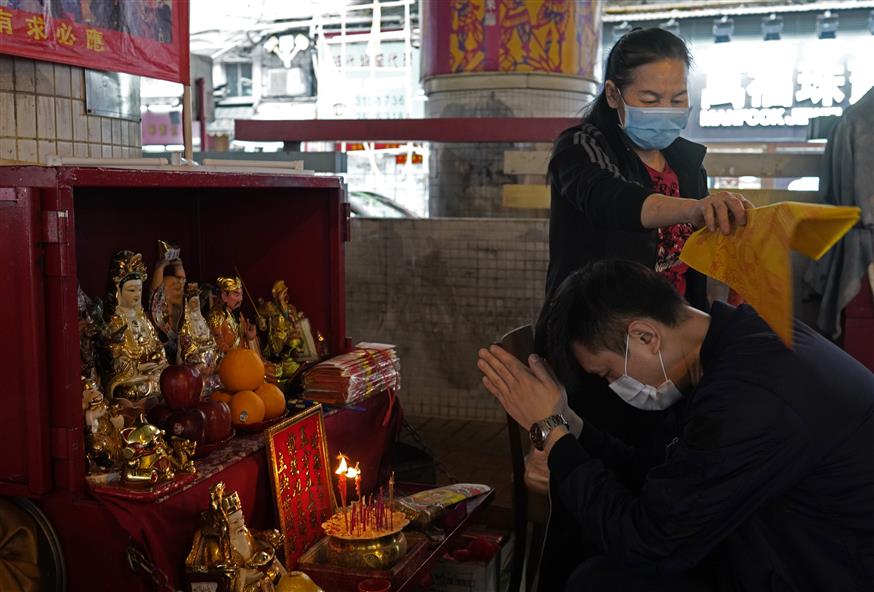 Στο Χονγκ Κονγκ προσεύχονταν μεν, έλαβαν εγκαίρως μέτρα δε...