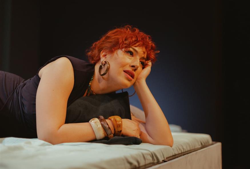 «Όταν έχασα τη μητέρα μου, όφειλα στον εαυτό μου να σταθώ όρθια, γιατί έχω ένα παιδί και αυτό μου έδωσε τεράστια δύναμη. Έπρεπε επίσης να είμαι δίπλα στον πατέρα μου» λέει η  Μαριλού Κατσαφάδου (Copyright: Christos Symeonides)