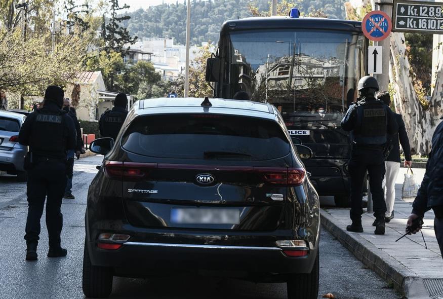 Απολογία των δύο συλληφθέντων για τρομοκρατία στο κέντρο της Αθήνας (ΤΑΤΙΑΝΑ ΜΠΟΛΑΡΗ/EUROKINISSI)