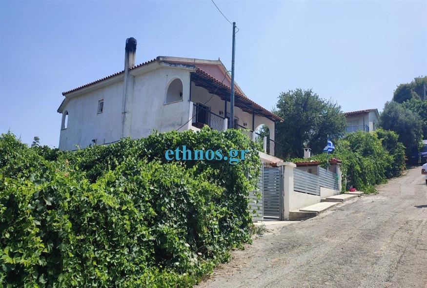 Το διώροφο σπίτι του 61χρονου στο Νέο Συκάμινο / φωτογραφία ethnos.gr