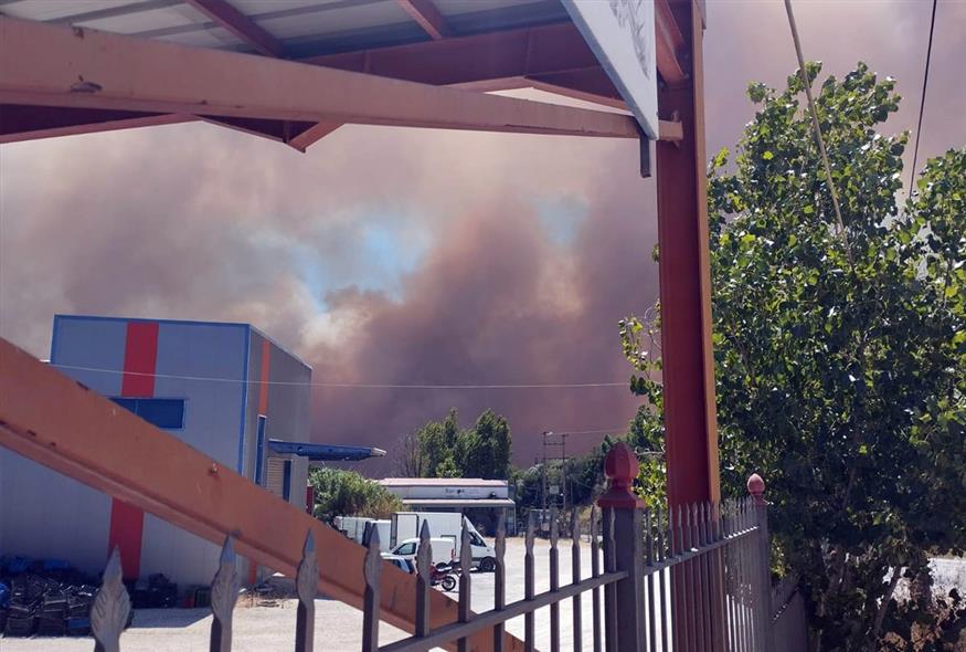 Φωτιά στη βιομηχανική περιοχή Πάτρας