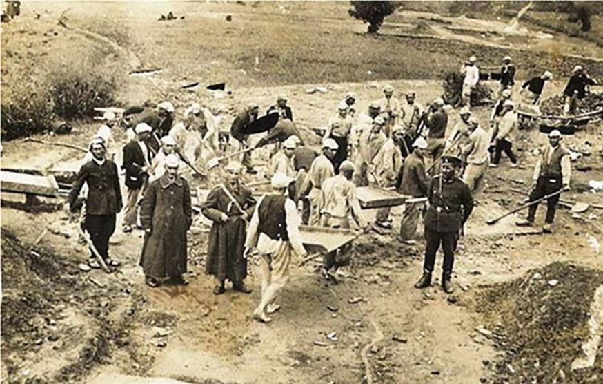 Τάγματα εργασίας και θανάτου...