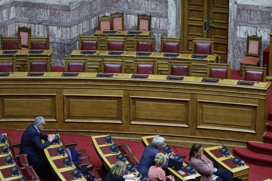 Τα άδεια υπουργικά έδρανα (Copyright: Eurokinissi/Γιάννης Παναγόπουλος)