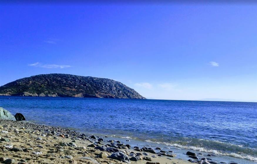 παραλία Μαύρο Λιθάρι (Google image/ Alex Tsoukalas)