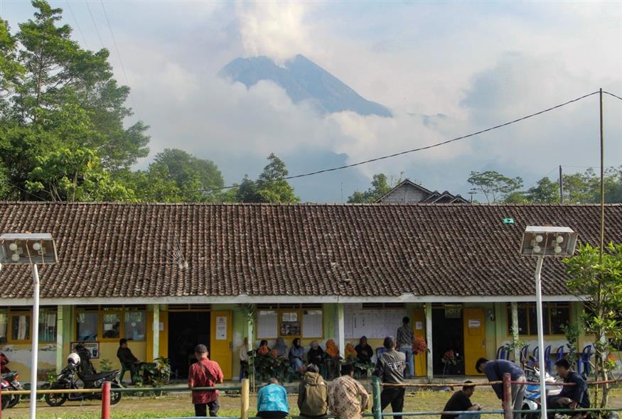 Όρος Μεράπι (AP Photo/Slamet Riyadi) Όρος Μεράπι (AP Photo/Slamet Riyadi)