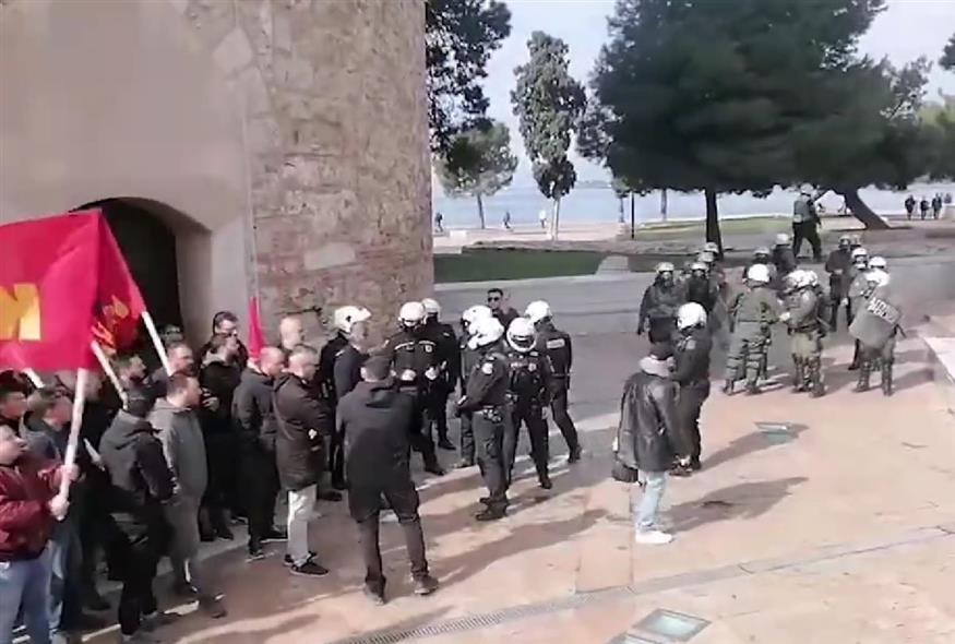 Διαδηλωτές του ΚΚΕ στον Λευκό Πύργο (Thestival.gr)