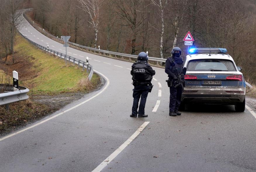 Αστυνομικοί στη Γερμανία (AP Photo/Michael Probst)