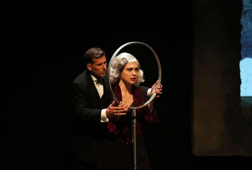 Διαμαντής Καραναστάσης και Λίνα Σακκά στην παράσταση «Το Τέλειο Έγκλημα» (Copyright: NDP)