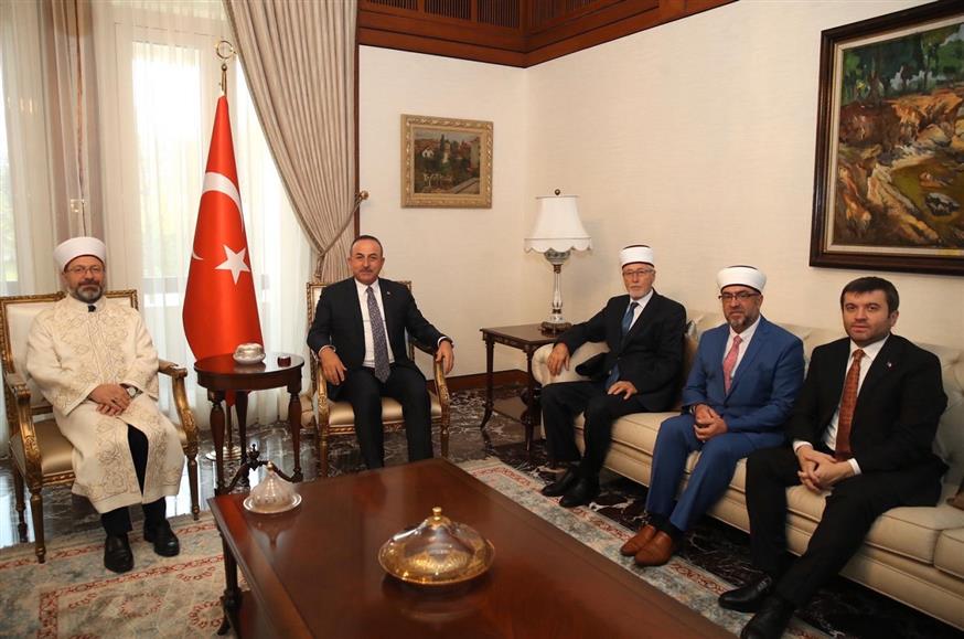 Ο Τούρκος υπουργός Εξωτερικών με τους μουφτήδες της Κομοτηνής και της Ξάνθης (twitter)