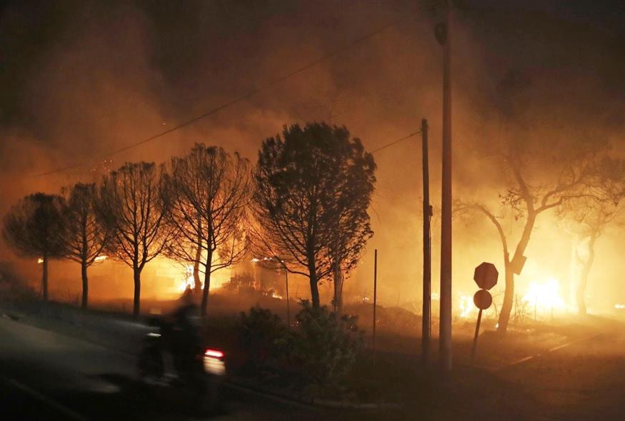 Φωτιά στο Μάτι (AP Photo/Thanassis Stavrakis)