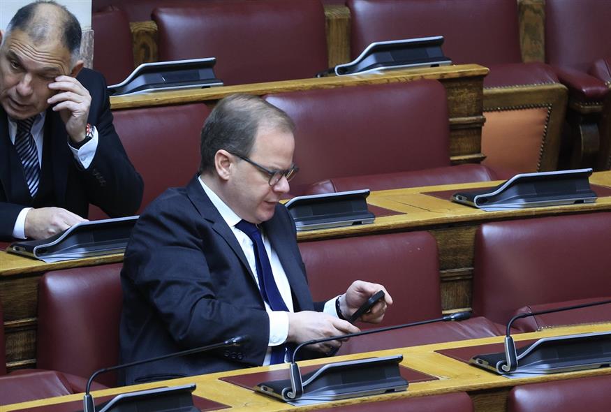 Ο Κώστας Αχ. Καραμανλής στη Βουλή (ΓΙΩΡΓΟΣ ΚΟΝΤΑΡΙΝΗΣ/EUROKINISSI)