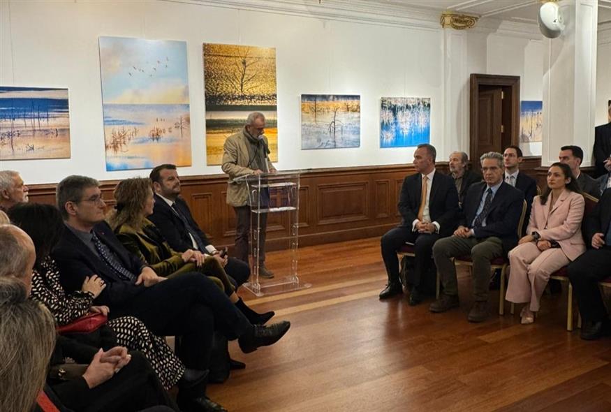 Ρέον φως-Γένεσις: Η νέα εικαστική γλώσσα του Νίκου Κασέρη στην Κωνσταντινούπολη