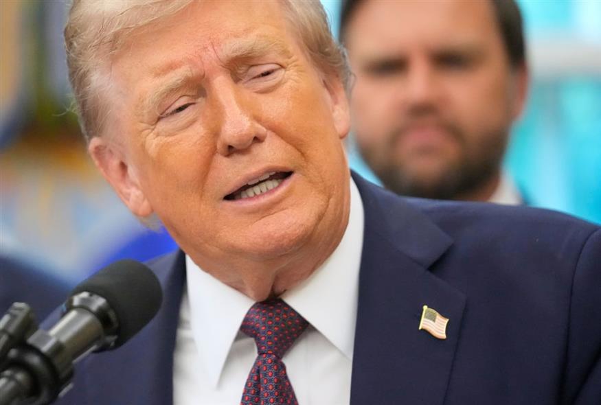 (AP Photo/Mark Schiefelbein)