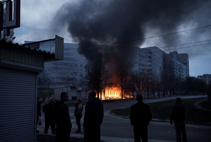 Εικόνες από το Χάρκοβο μετά από επίθεση (AP Photo/Felipe Dana)