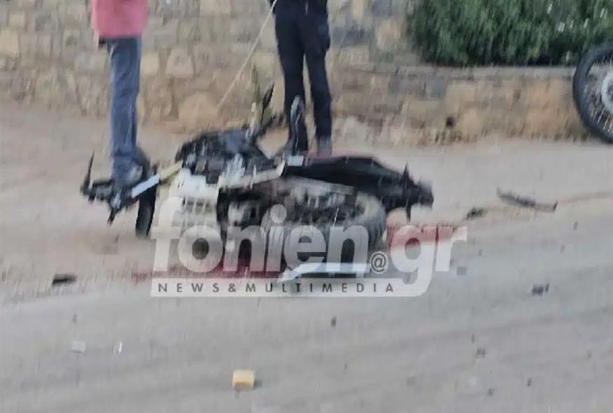 Τραγικές σκηνές μετά τη μοιραία σύγκρουση (Πηγή φωτο: fonien.gr)