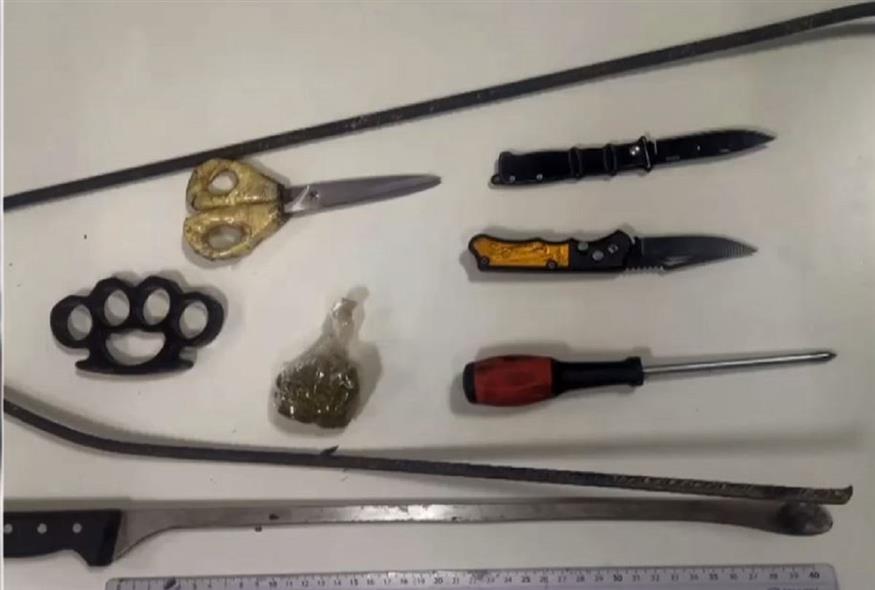 Τα αντικείμενα που βρέθηκαν στους συλληφθέντες / Αστυνομία
