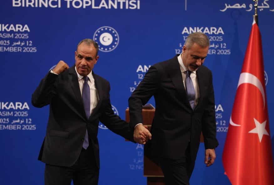 Χακάν Φιντάν - Μπαντρ Αμπντελάτι (EPA/NECATI SAVAS)