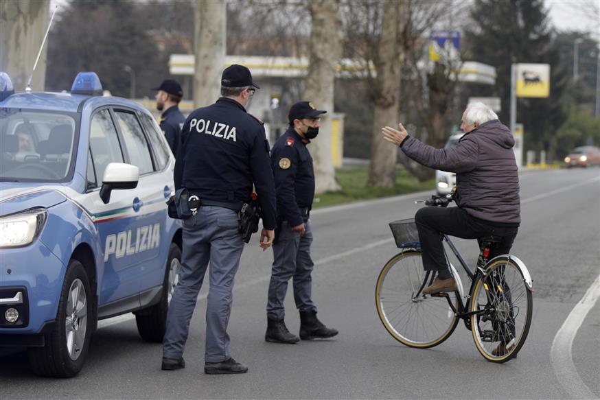 Οι ιταλικές Αρχές λαμβάνουν έκτακτα μέτρα καθώς μεγαλώνει η λίστα των νεκρών (ap)