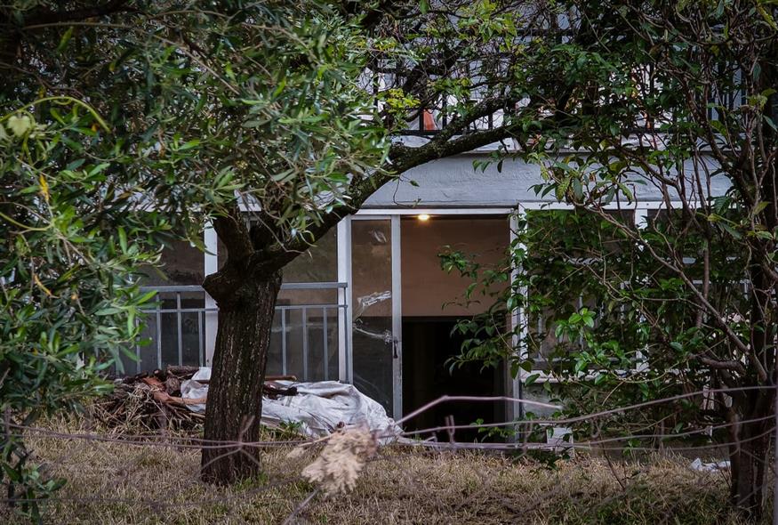 Πατροκτονία στη Θεσσαλονίκη: Το σπίτι όπου διέμεναν πατέρας και γιος Πατροκτονία στη Θεσσαλονίκη: Το σπίτι όπου διέμεναν πατέρας και γιος