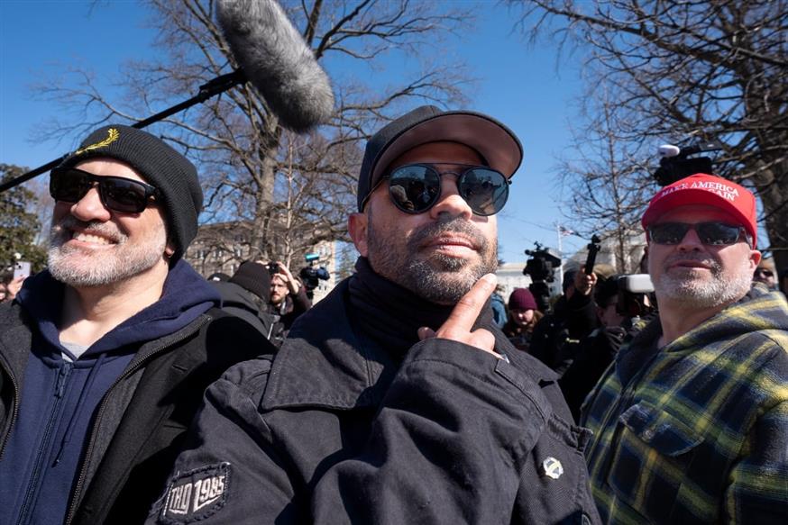 Ο Ενρίκε Τάριο και οι Proud Boys έπιασαν δουλειά... copyright Ap Photos