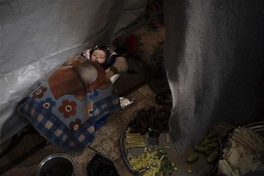 Μωρό σε στρατόπεδο προσφύγων στη Συρία/AP Images