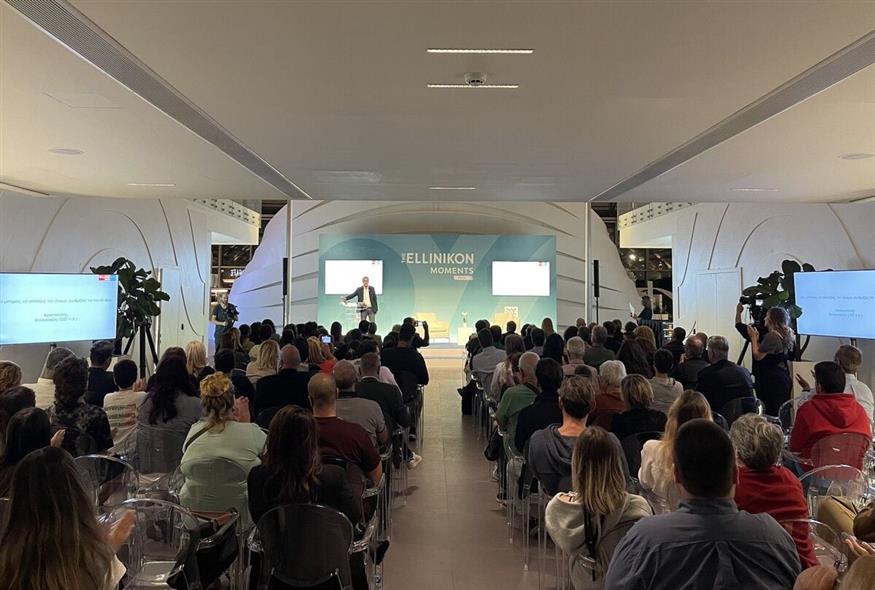 Το κοινό έκανε ερωτήσεις στο Νίκο Κακλαμανάκη / Φωτογραφία ethnos.gr Κώστας Ασημακόπουλος