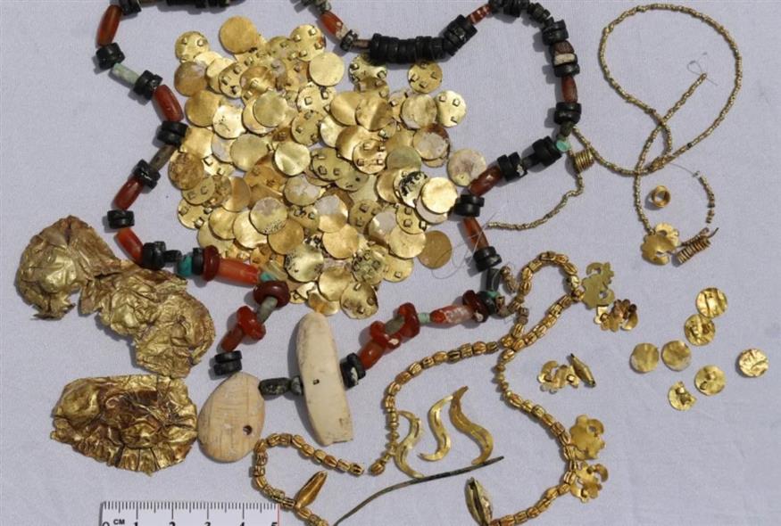 Χρυσά κοσμήματα από ταφικό μνημείο Σκυθών (Zainolla Samashev/CNN) Χρυσά κοσμήματα από ταφικό μνημείο Σκυθών (Zainolla Samashev/CNN)