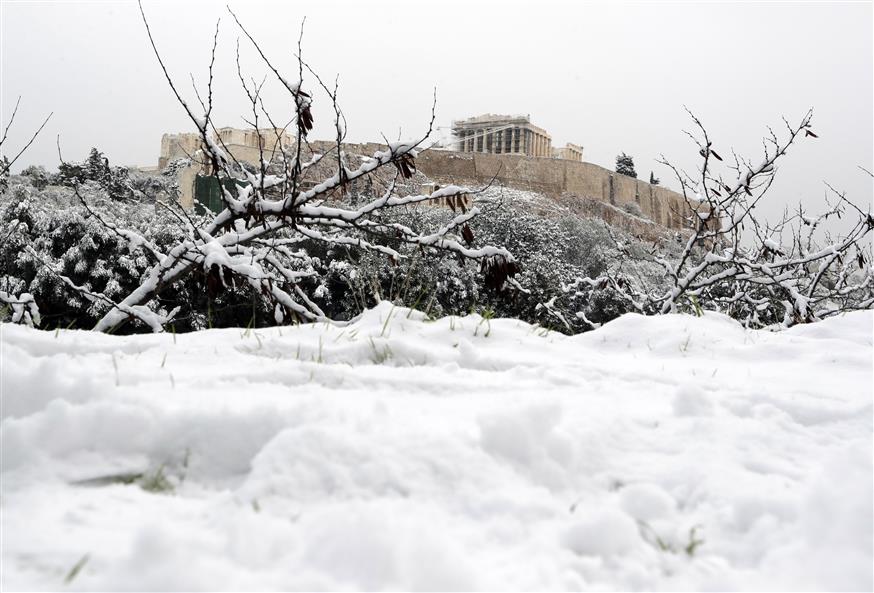 Χιόνια στην Αθήνα (φωτογραφία αρχείου AP)