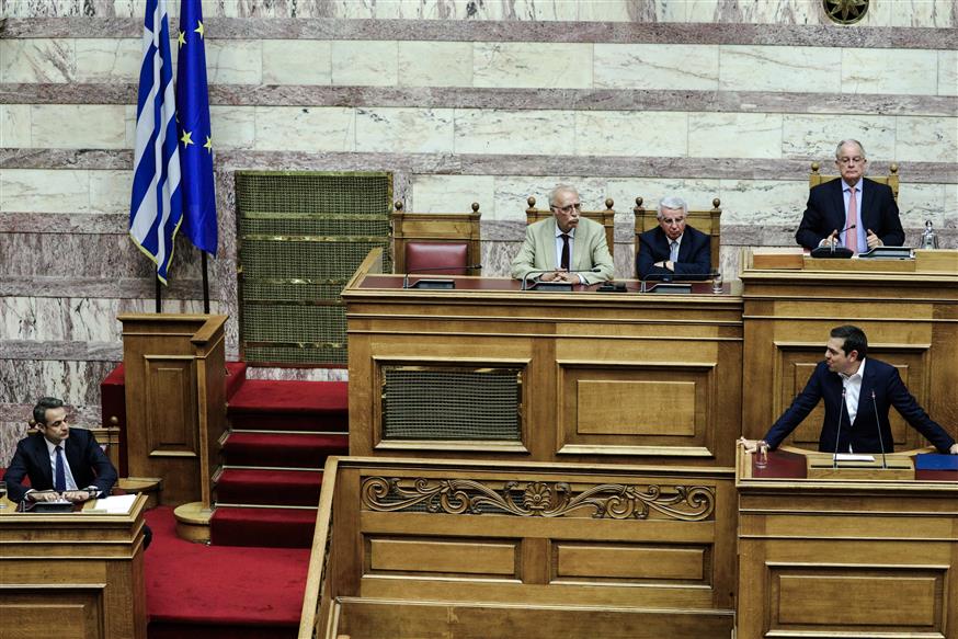 Ο Αλέξης Τσίπρας στο βήμα της Βουλής (Eurokinissi/Γιώργος Κονταρίνης)