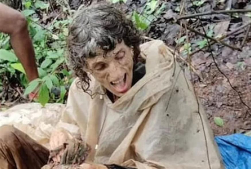 Αμερικανίδα βρέθηκε αλυσοδεμένη σε δέντρο στη ζούγκλα της Ινδίας (Χ)