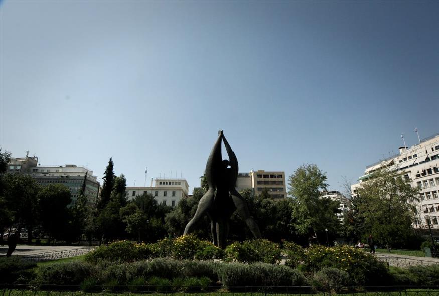 Μνημείο Εθνικής Συμφιλίωσης στην πλατεία Κλαυθμώνος (Copyright: Eurokinissi / Σωτήρης Δημητρόπουλος)