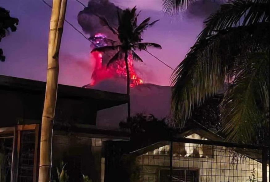 Συναγερμός στις Φιλιππίνες μετά από έκρηξη ηφαιστείου (X)
